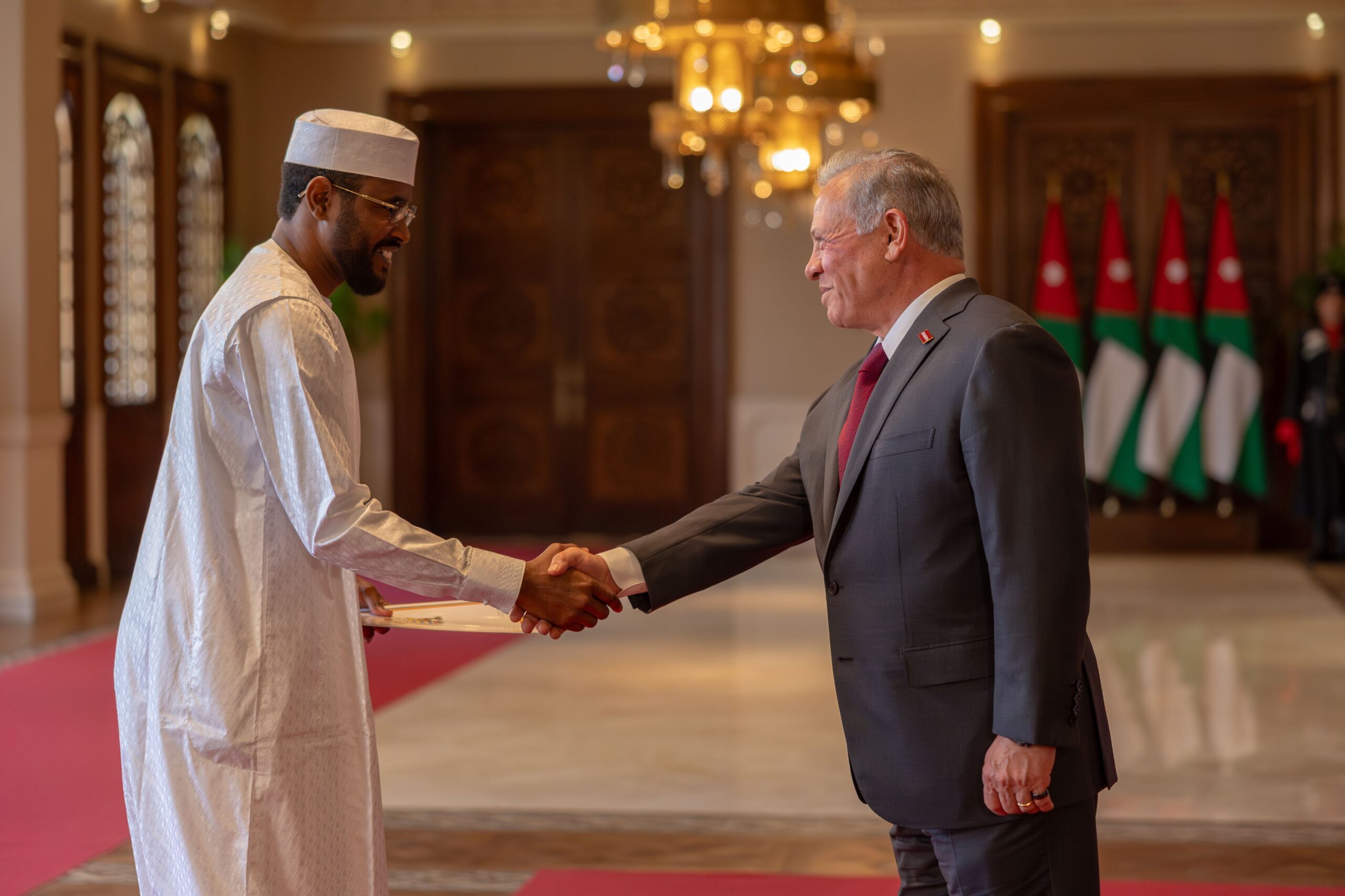 Chad’s new ambassador to Jordan presents credentials to King Abdullah II